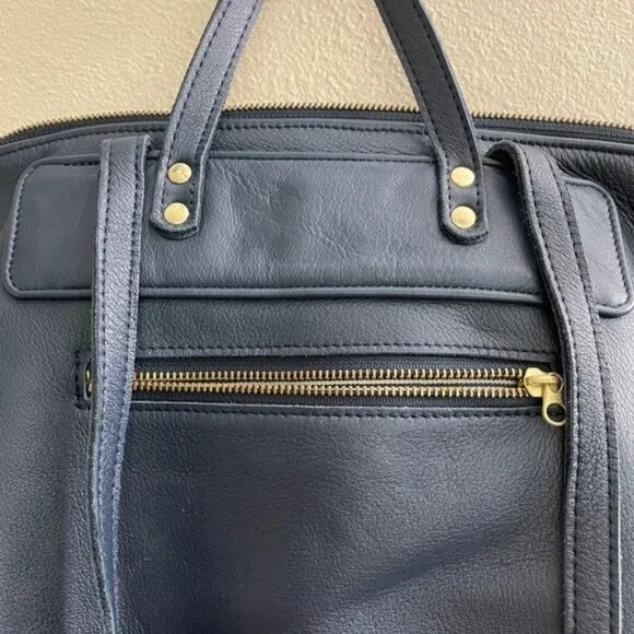 Umbrella Collective Navy Backpack EUC is available for  display picture 2